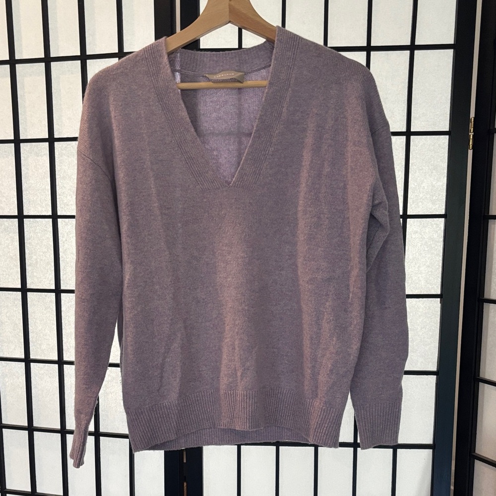 EVERLANE Cashmere Lavender V-Neck Women's Sweater